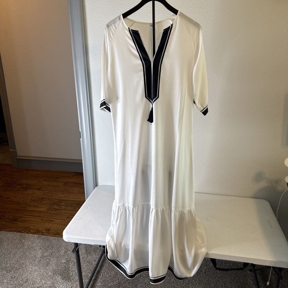 Moroccan Women's Caftan White with Black Trim Size Large